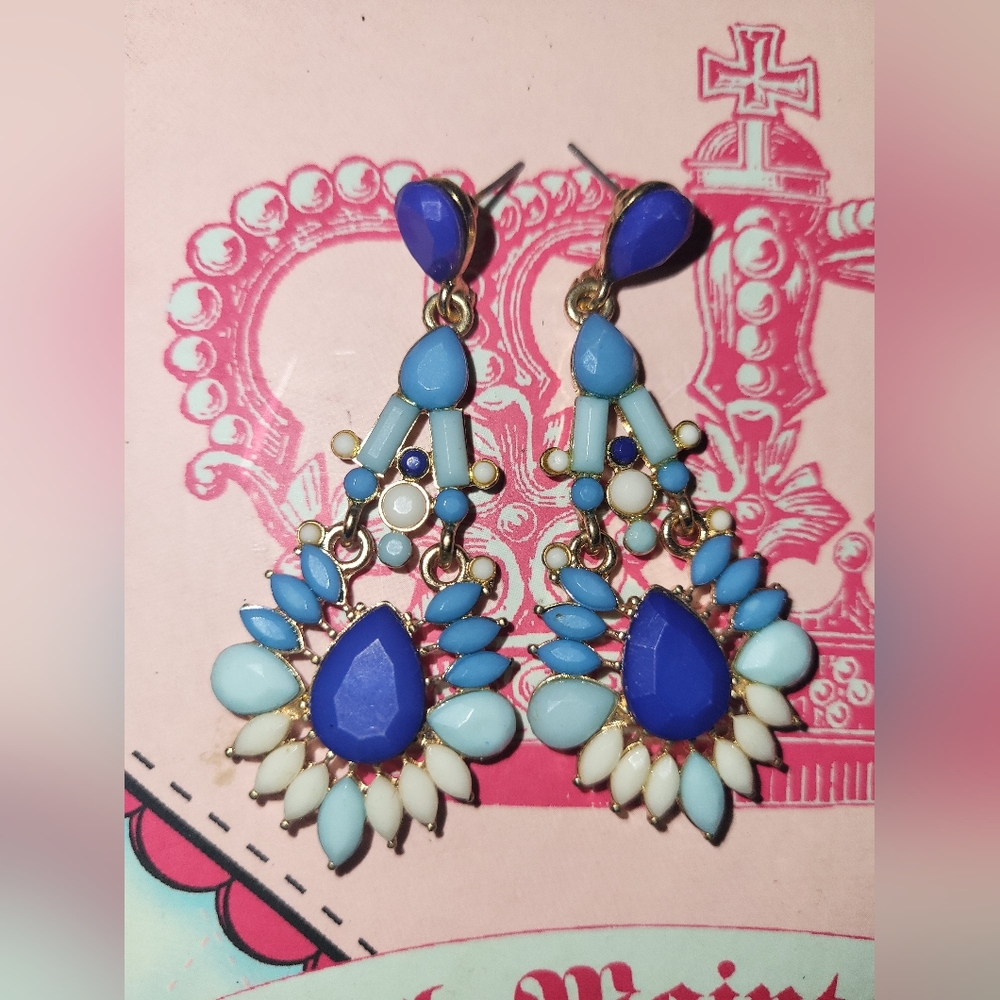 Turquoise color earrings